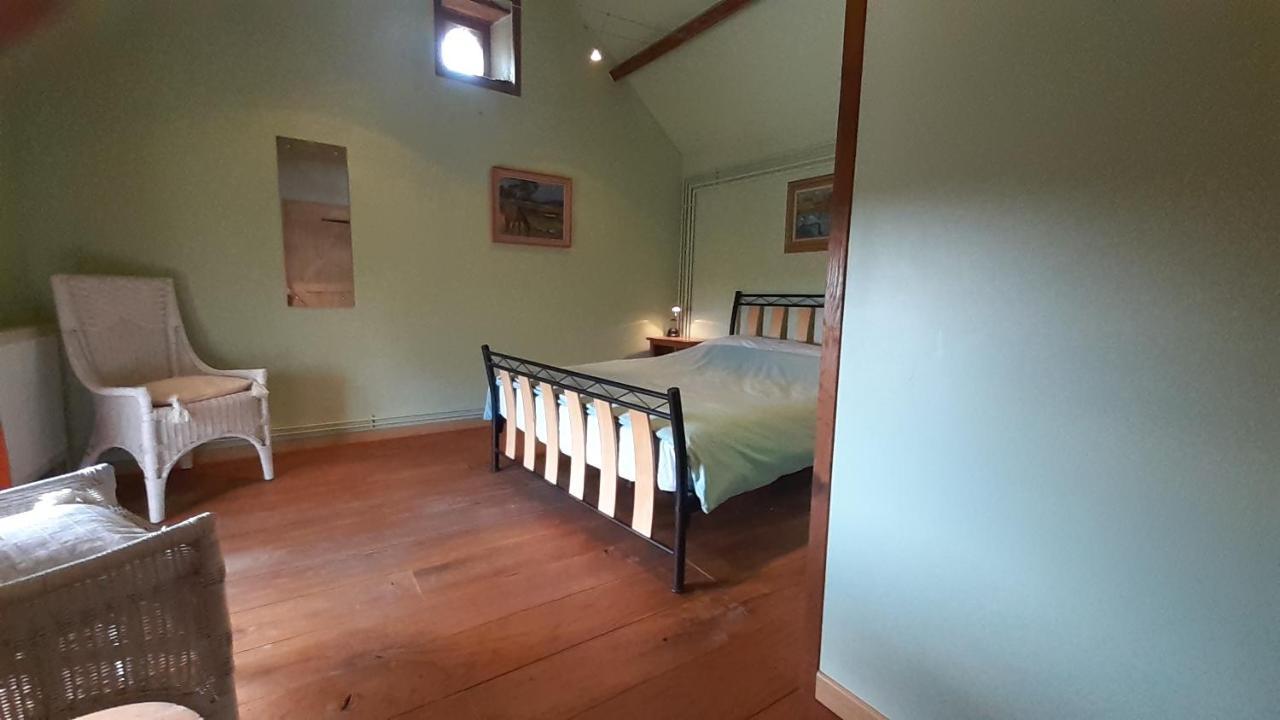 Private Farmhouse For Six In The Countryside Saint-Pierre-sur-Orthe Exteriör bild