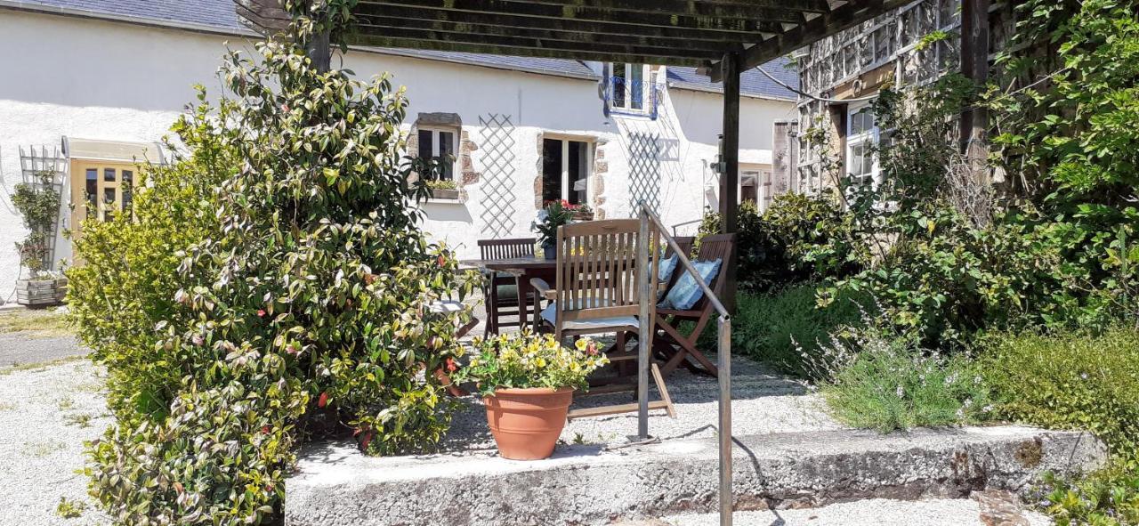 Private Farmhouse For Six In The Countryside Saint-Pierre-sur-Orthe Exteriör bild